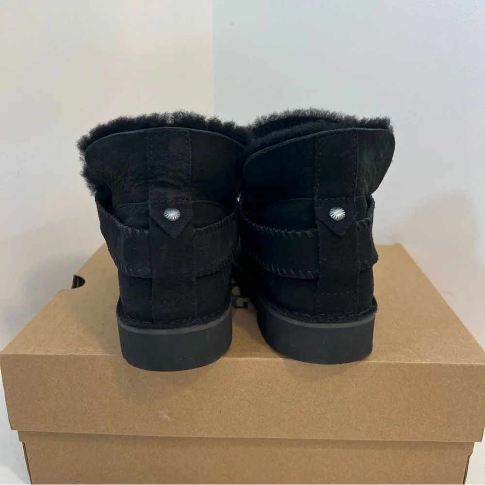 UGG Mckay Black Suede Sheepskin‎ Ankle Boots Booties